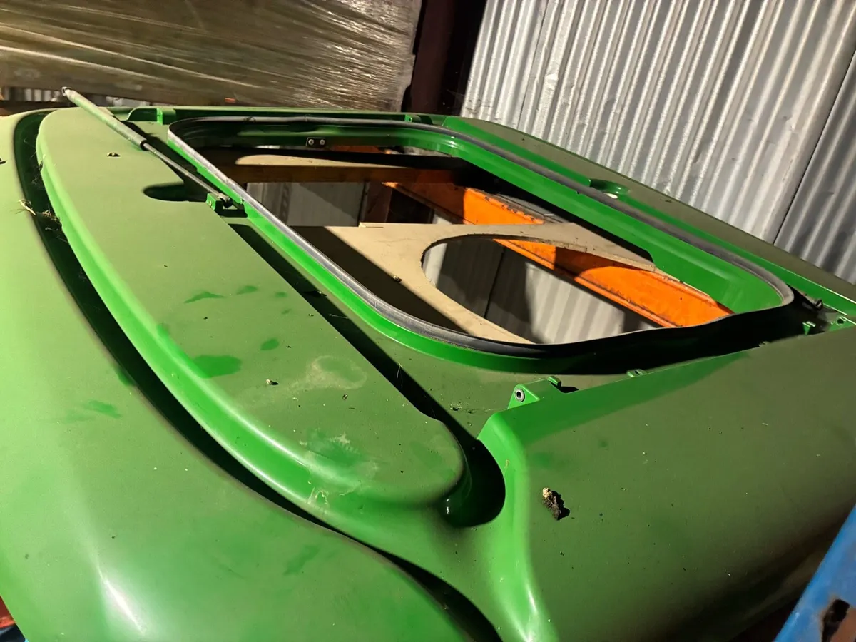 John Deere roof of a 6420s will fit any 20 series - Image 3