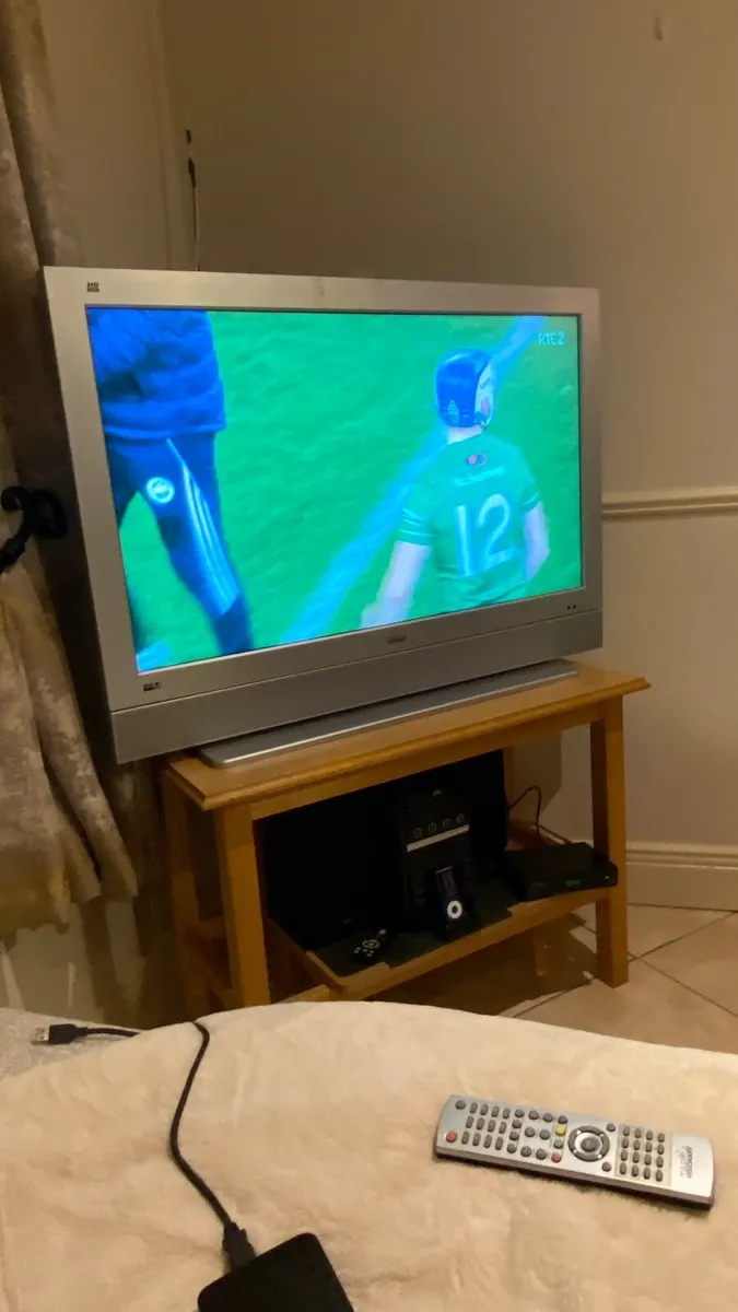 TV and stereo system - Image 2