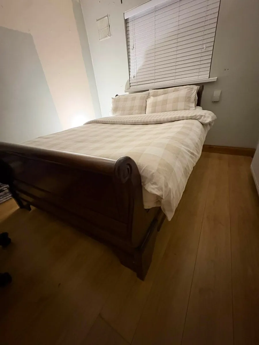 Double sleigh bed - Image 2