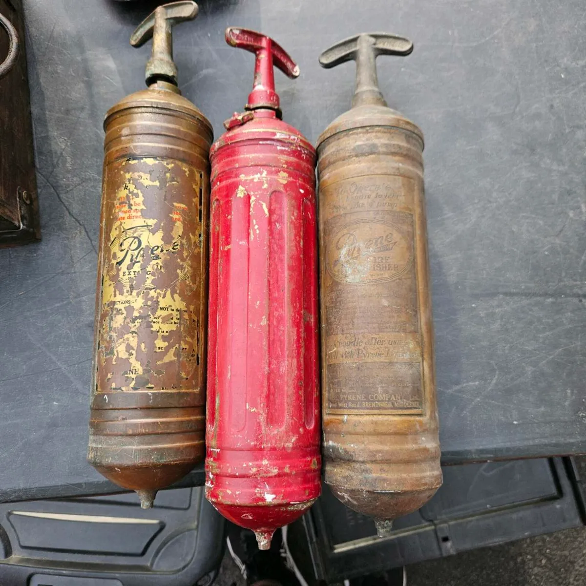 3 x pyrene fire extinguishers - Image 1
