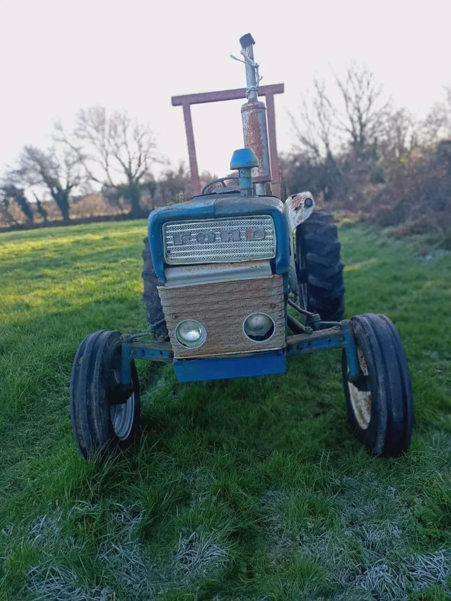 Ford tractor - Image 2