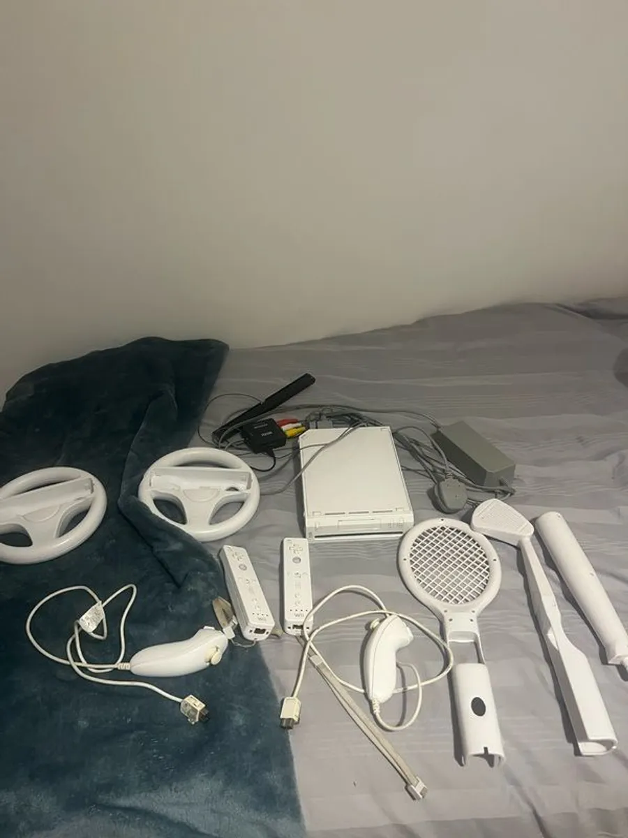 wii + Games + accessories - Image 1