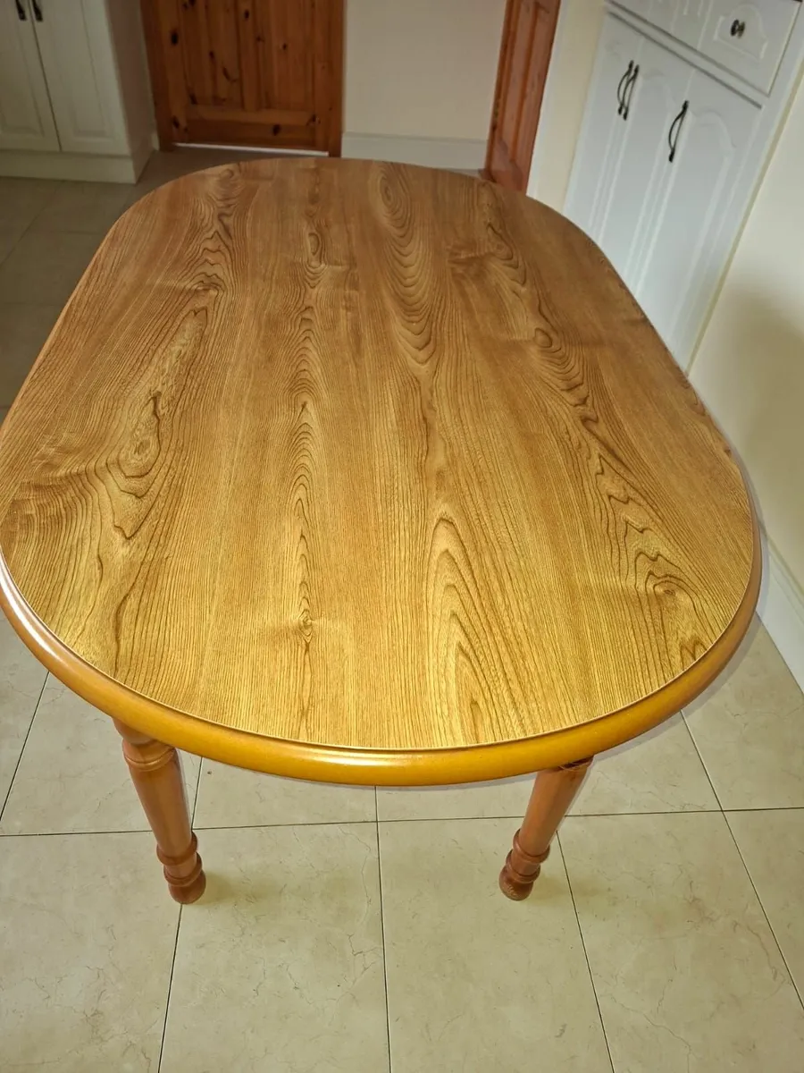 Kitchen table and 6 chairs - Image 2