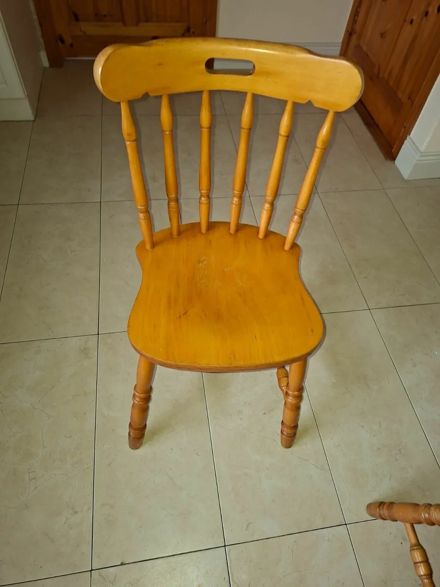 Kitchen table and 6 chairs - Image 3