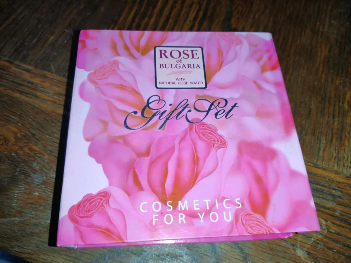 ROSE OF BULGARIA, Au De Parfume Spray & Soap ! - Image 2
