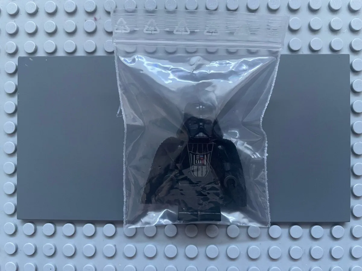 lego star wars sw0004 Darth Vader minifigure - Image 3
