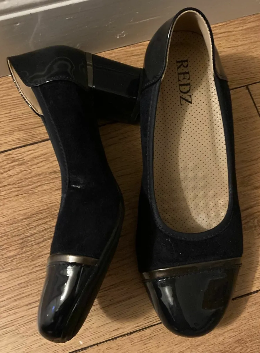 Ladies Shoes - Image 1