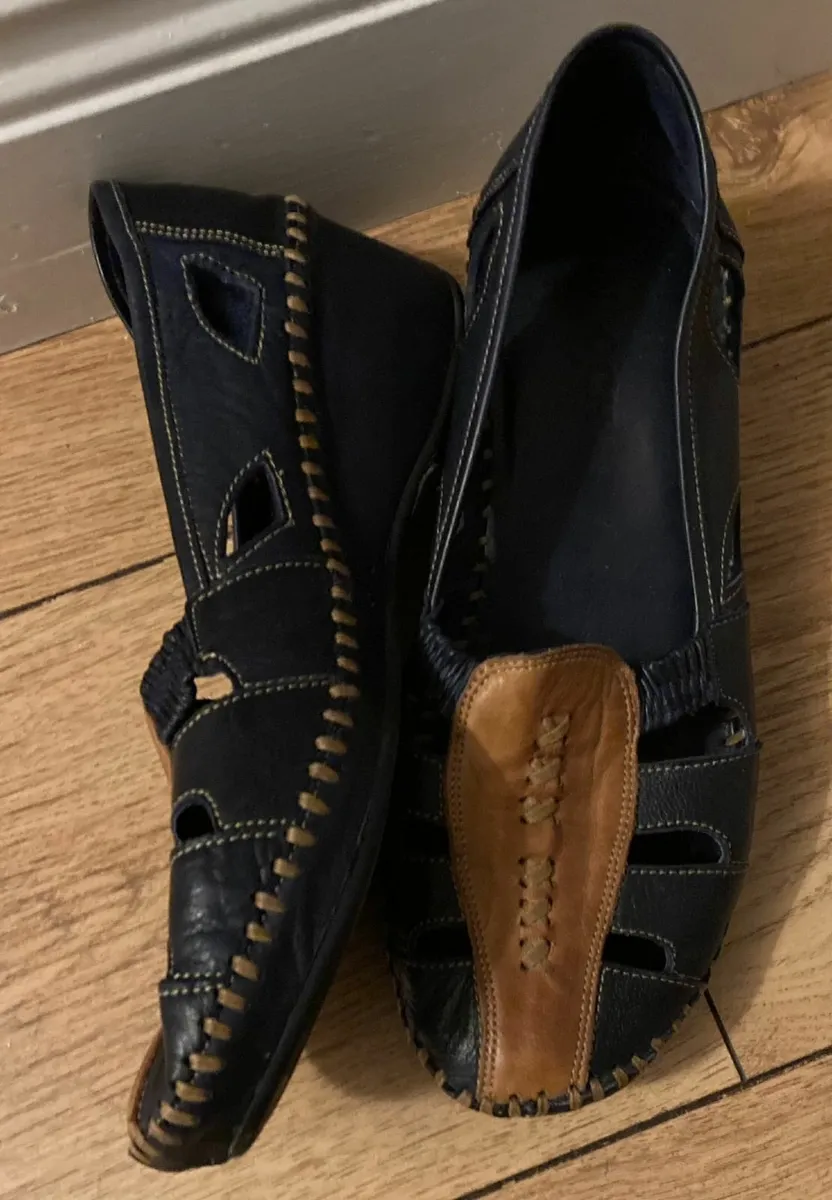 Ladies Shoes - Image 1