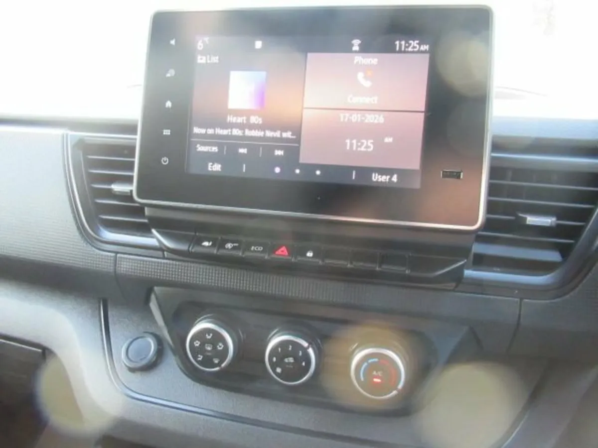 2.0 dCi Blue LL30 Business+ Panel Van 5dr Diesel M - Image 4