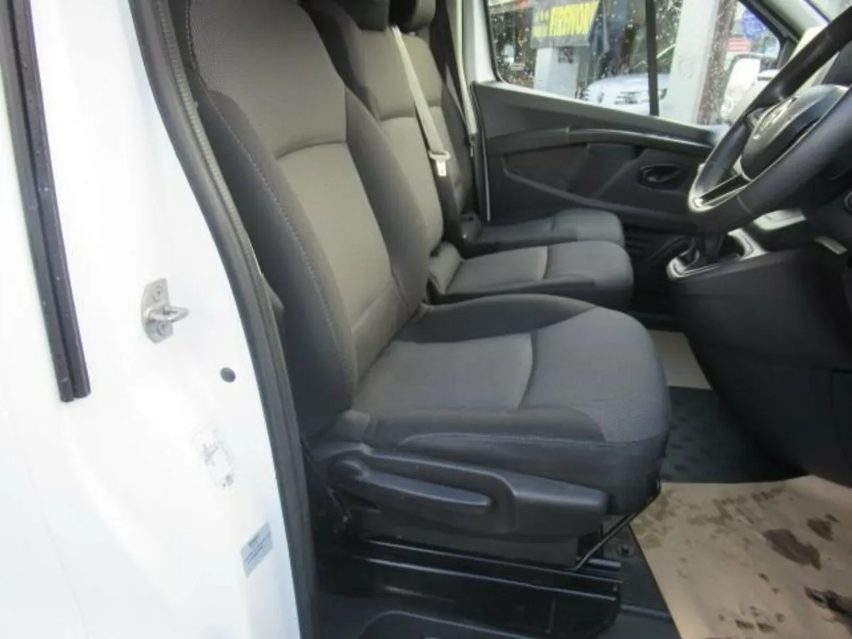 2.0 dCi Blue LL30 Business+ Panel Van 5dr Diesel M - Image 3