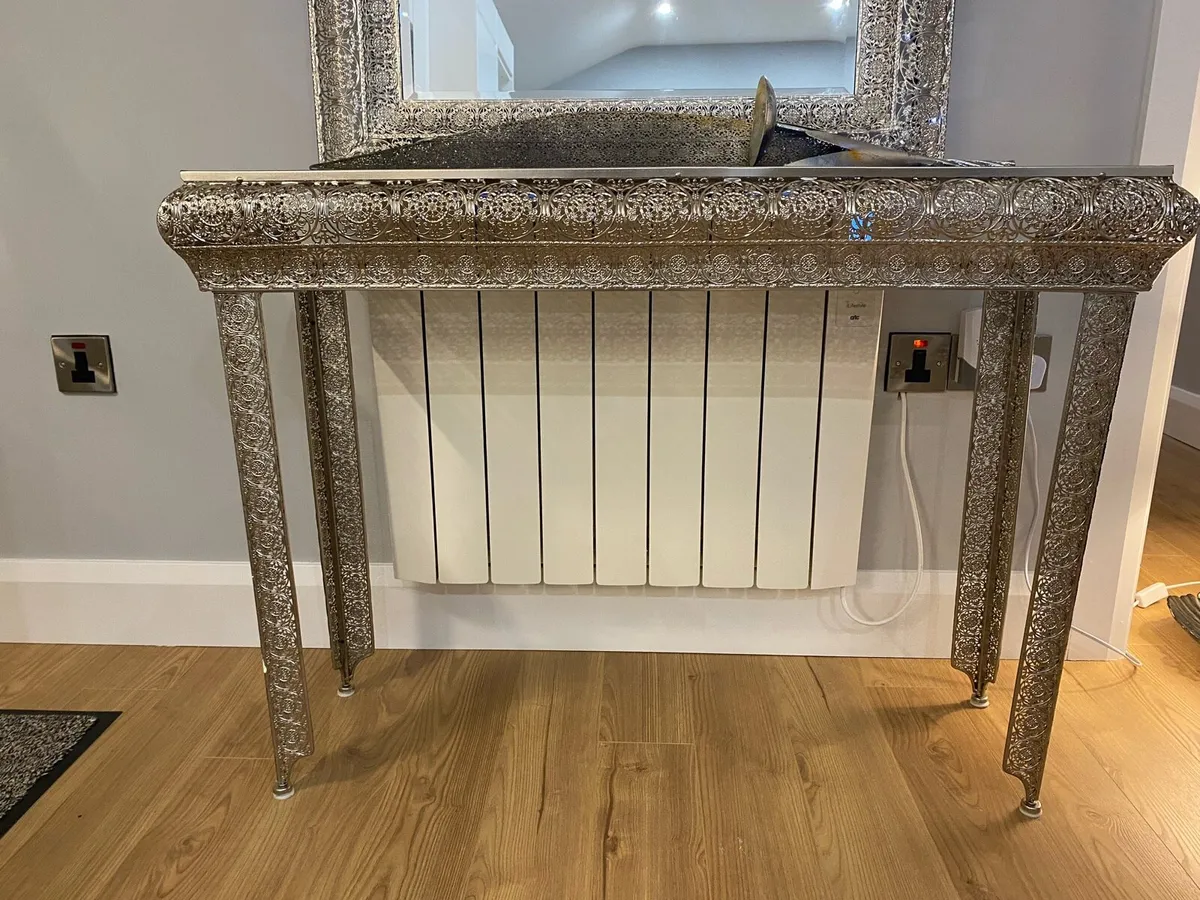 Hall table and mirror set - Image 3