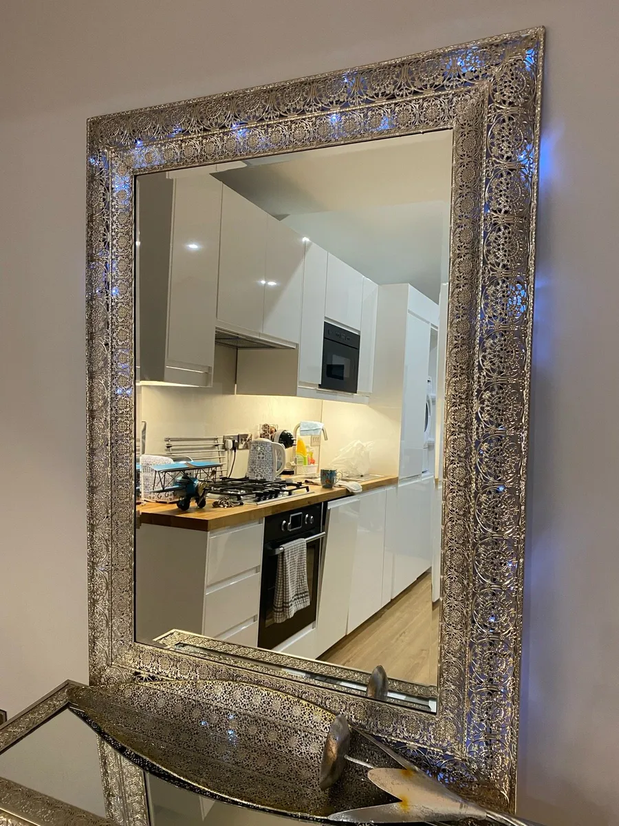 Hall table and mirror set - Image 1