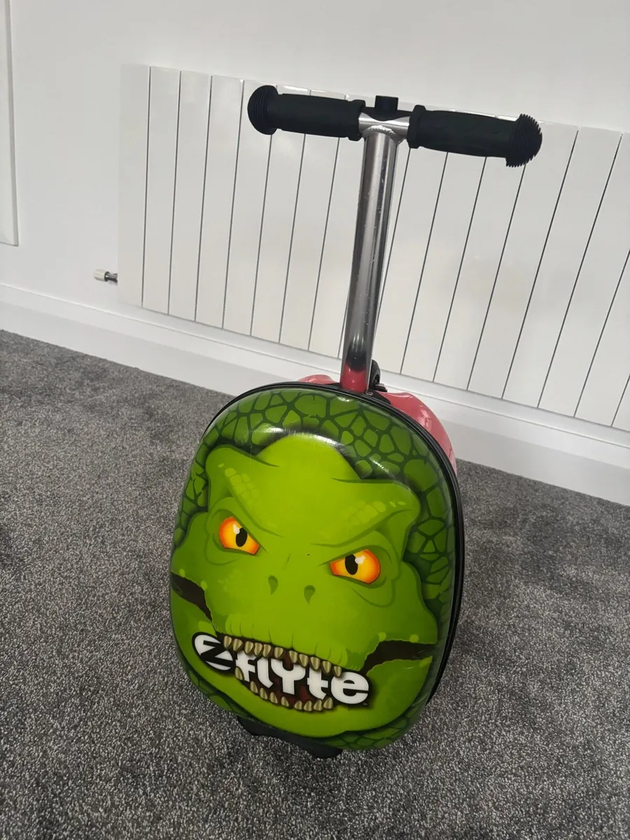 Flyte scooter suitcase - Image 1