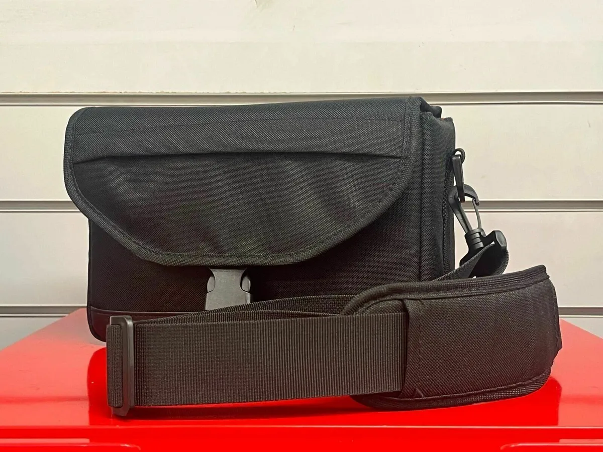 Canon EOS 2000D - Image 4