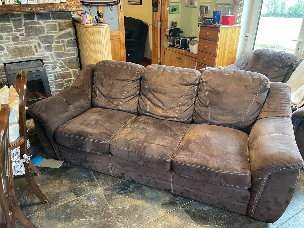 Free 3-seater sofa - Image 1