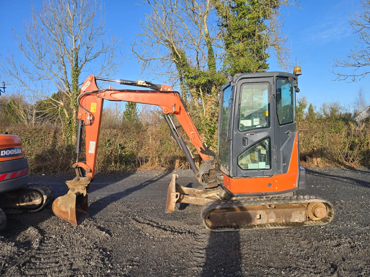 Hitachi ZX 33 - Image 3