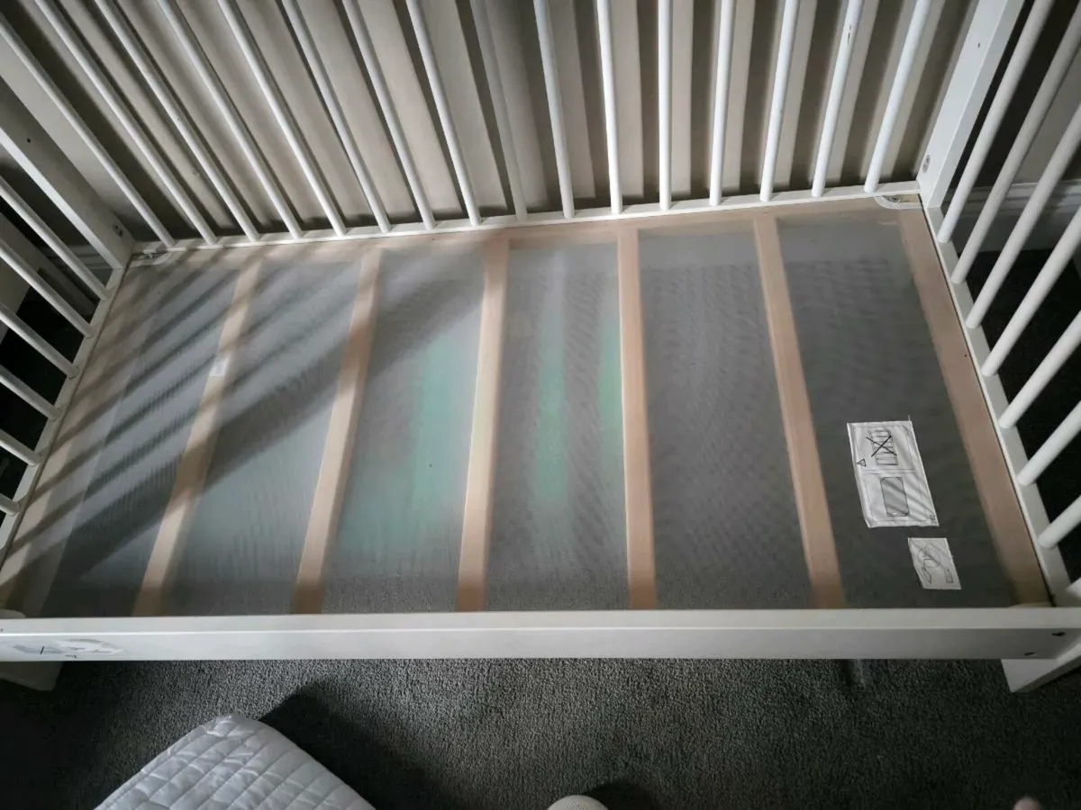 Cot bed with mattress - Image 3