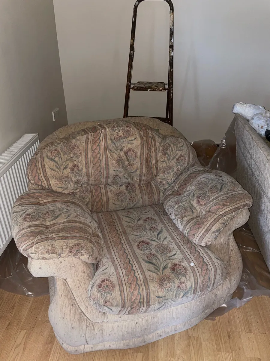 3 piece couch with armchair - Image 2