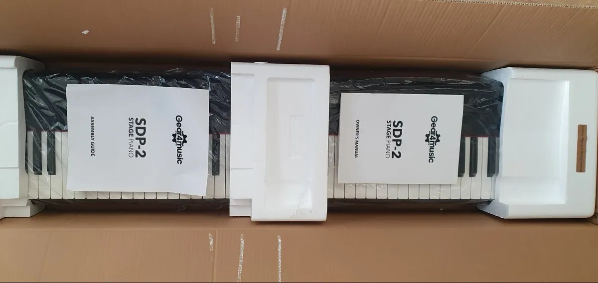 Electronic stage piano - Image 1