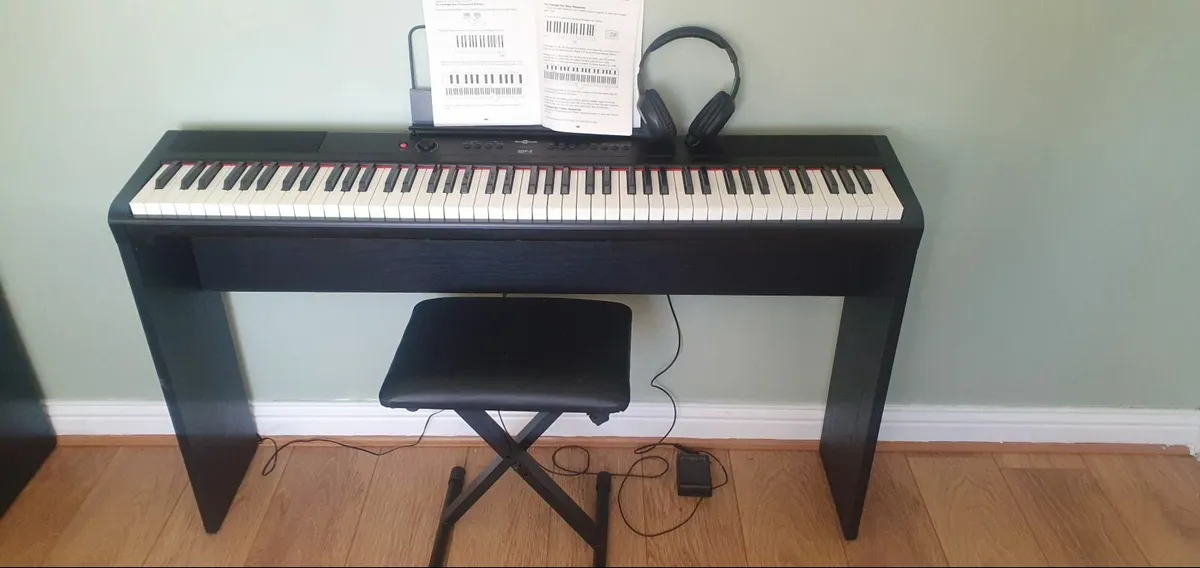 Electronic stage piano - Image 2