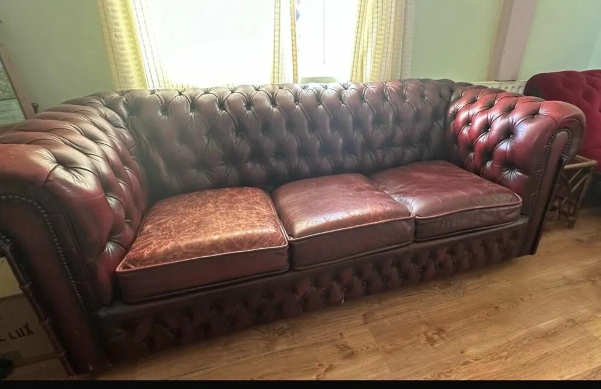 Chesterfield Suite of furniture - Image 2