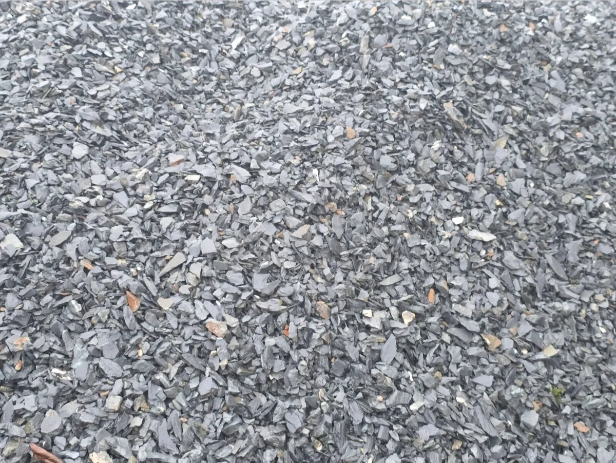 Clean 14mm-20mm blue chips Ton Bags - Image 2