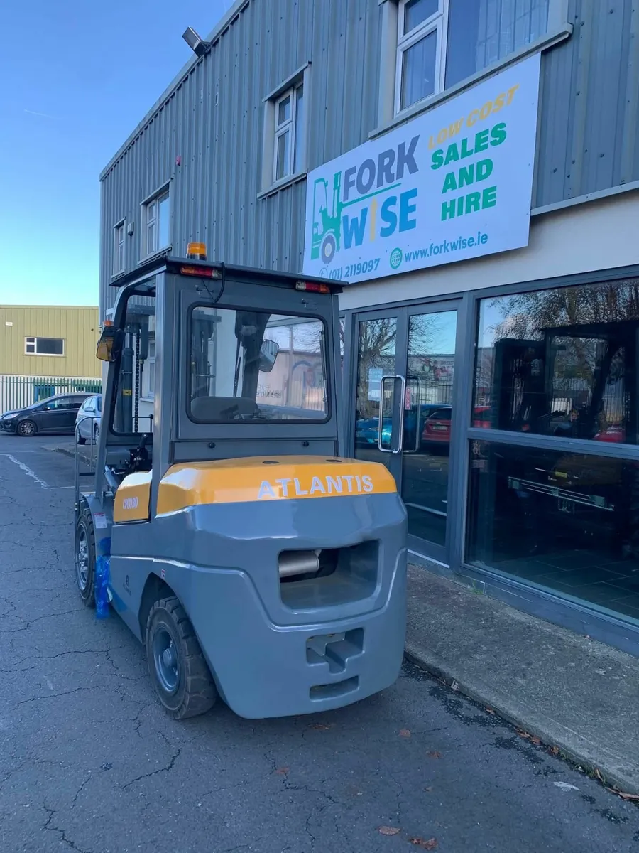 ATLANTIS 3 ton Diesel Forklift - Image 2