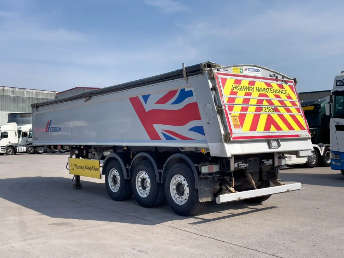 2017 WILCOX INSULATED TAR SPEC TIPPING TRAILER - Image 4