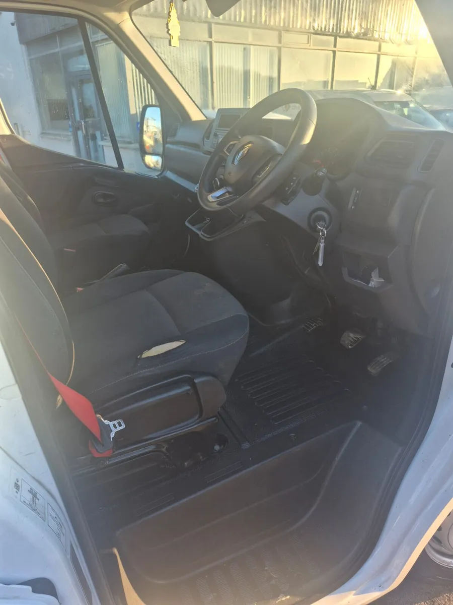 Renault Master 2023 - Image 2