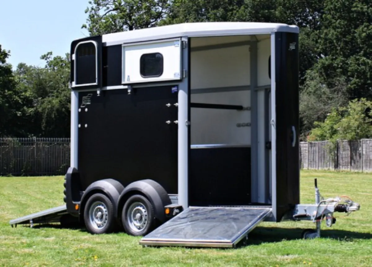 T3042804 Special Offer HB403 Ifor William Horsebox - Image 1