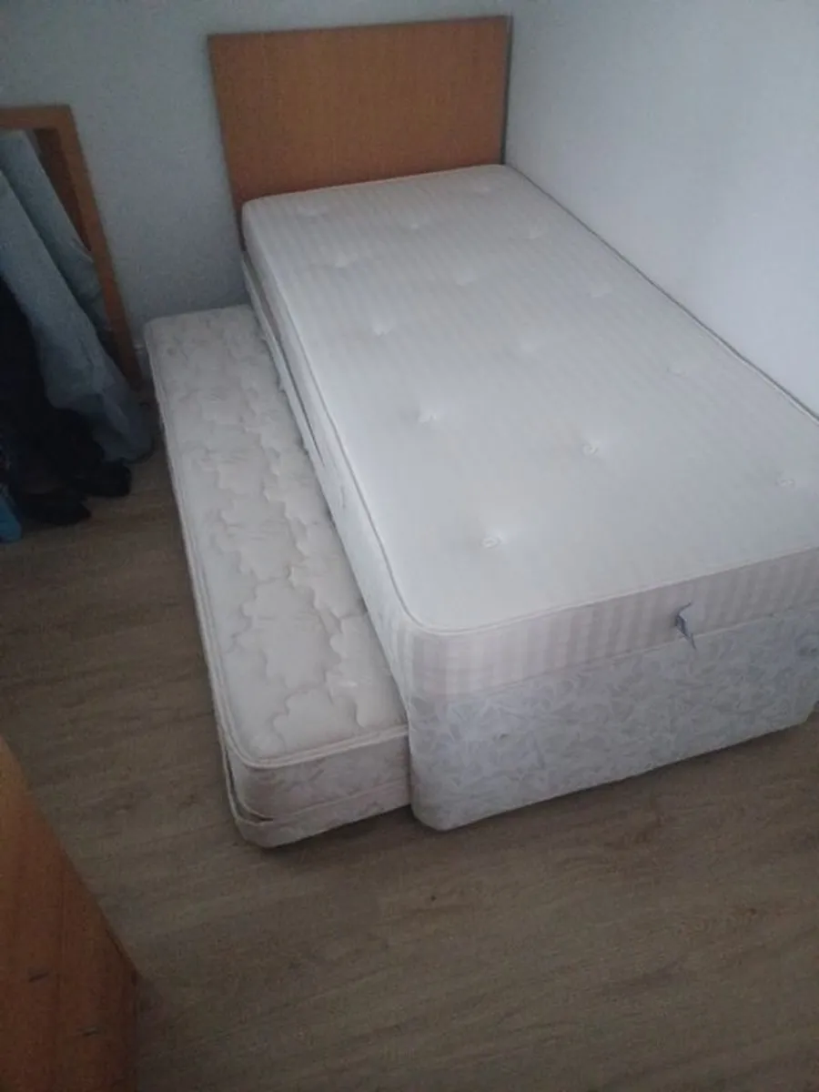 bed - Image 2