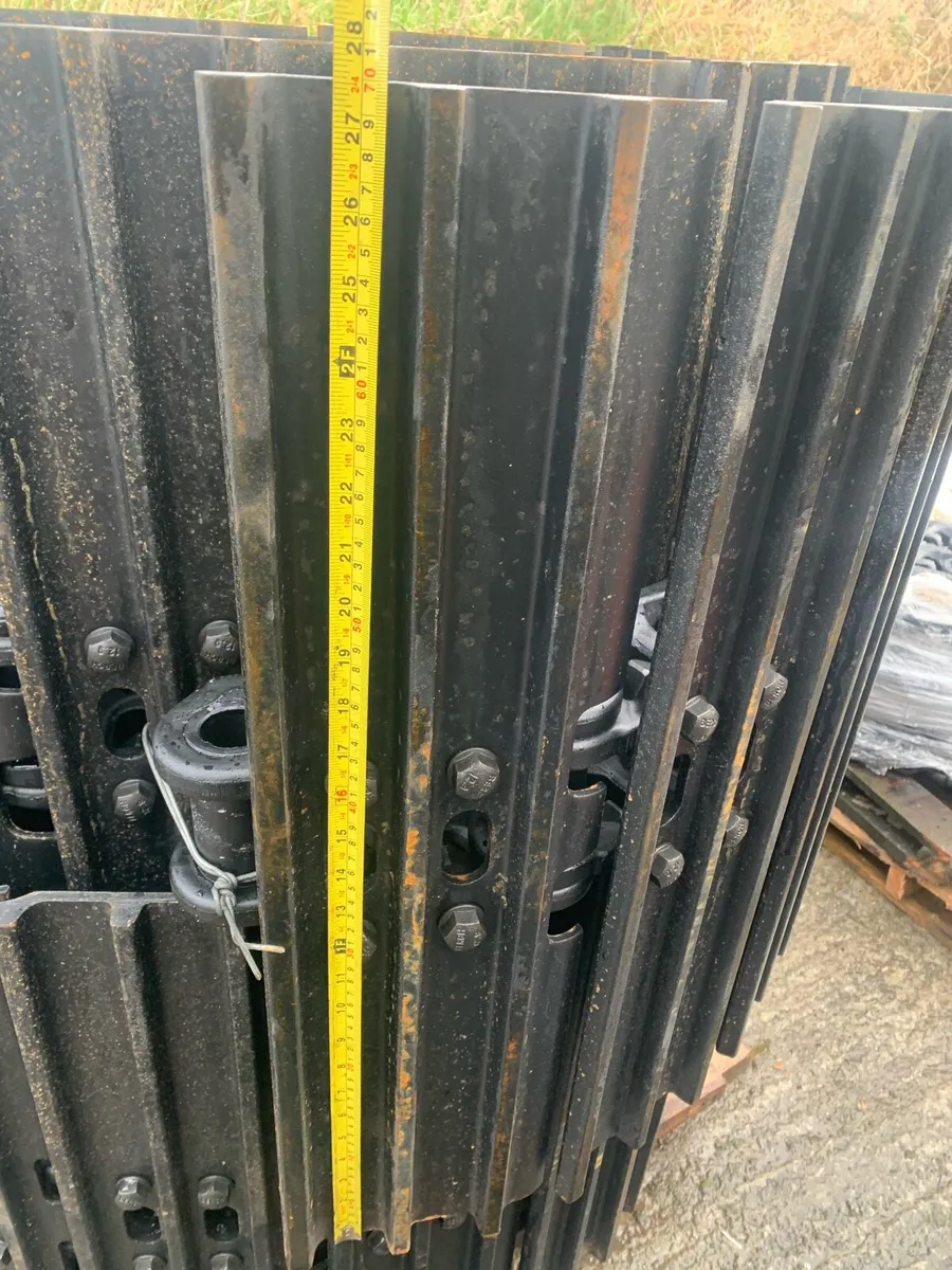 D4 700mm track groups - Image 2