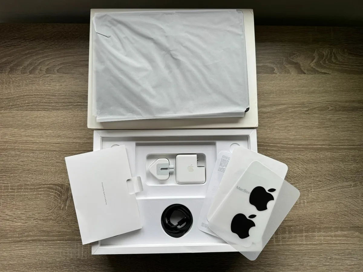 Macbook Pro 14" (2023) M3 Pro | 18GB | 512GB - Image 2