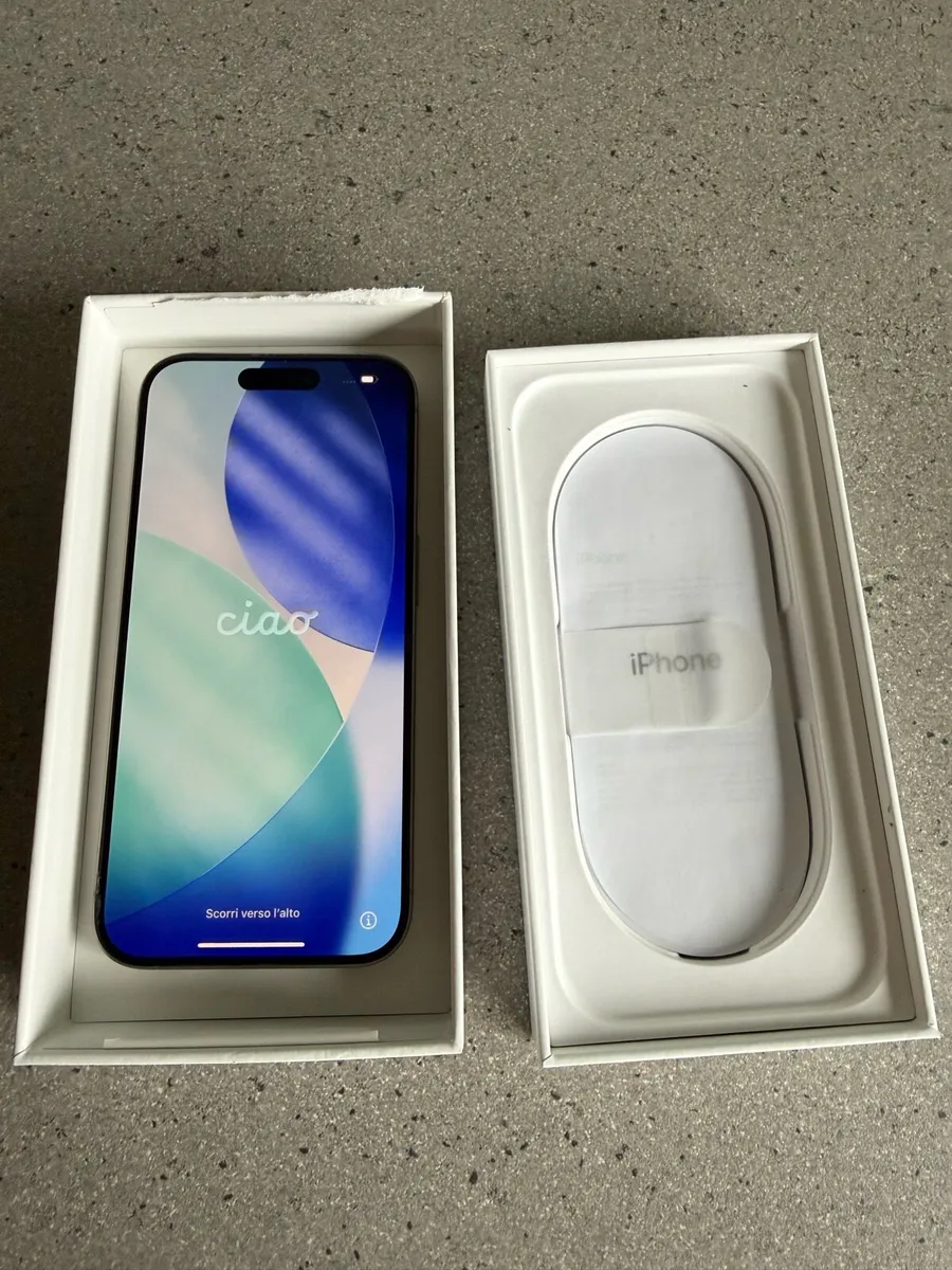 iPhone 15th - Image 2