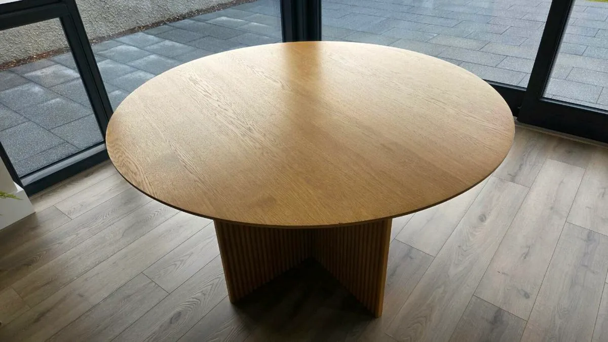 Dining room table - Image 2