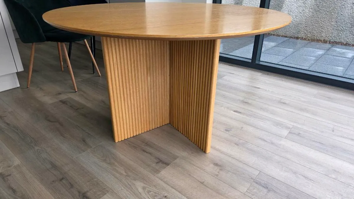 Dining room table - Image 3