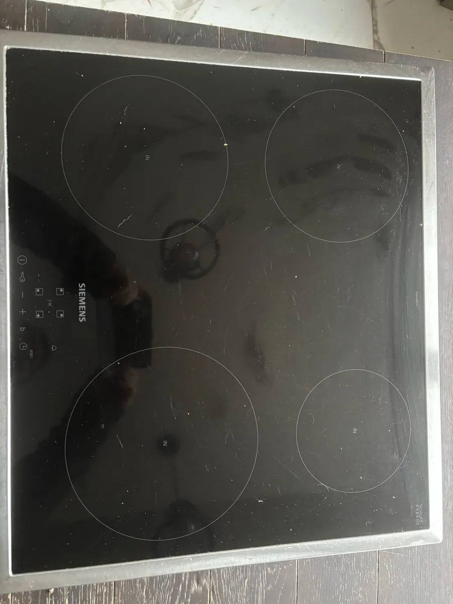 Induction hob - Image 1