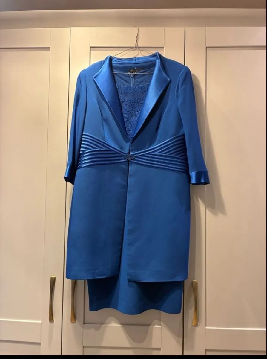 Mother of the Bride/Groom dress suit - Image 4