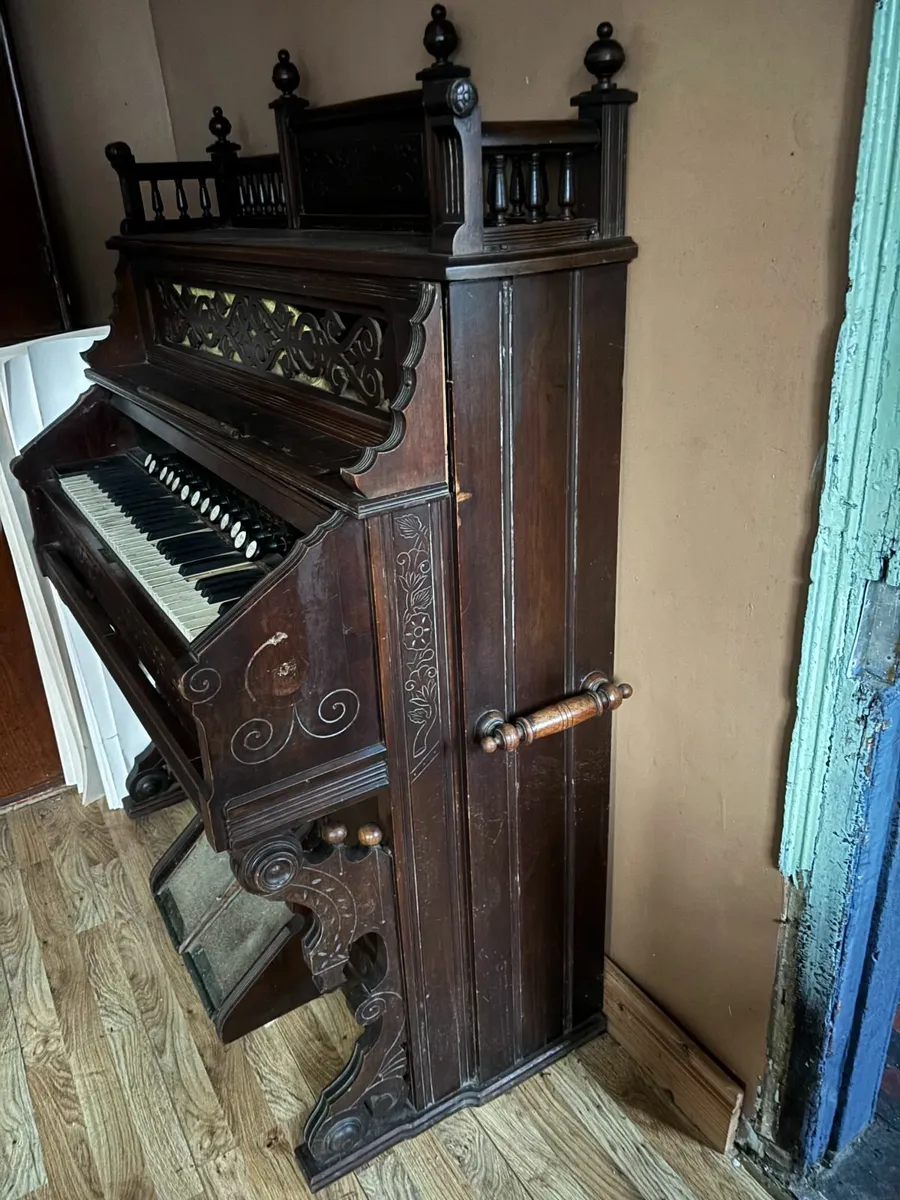 Antique Golden Toned Pump Organ - Image 3