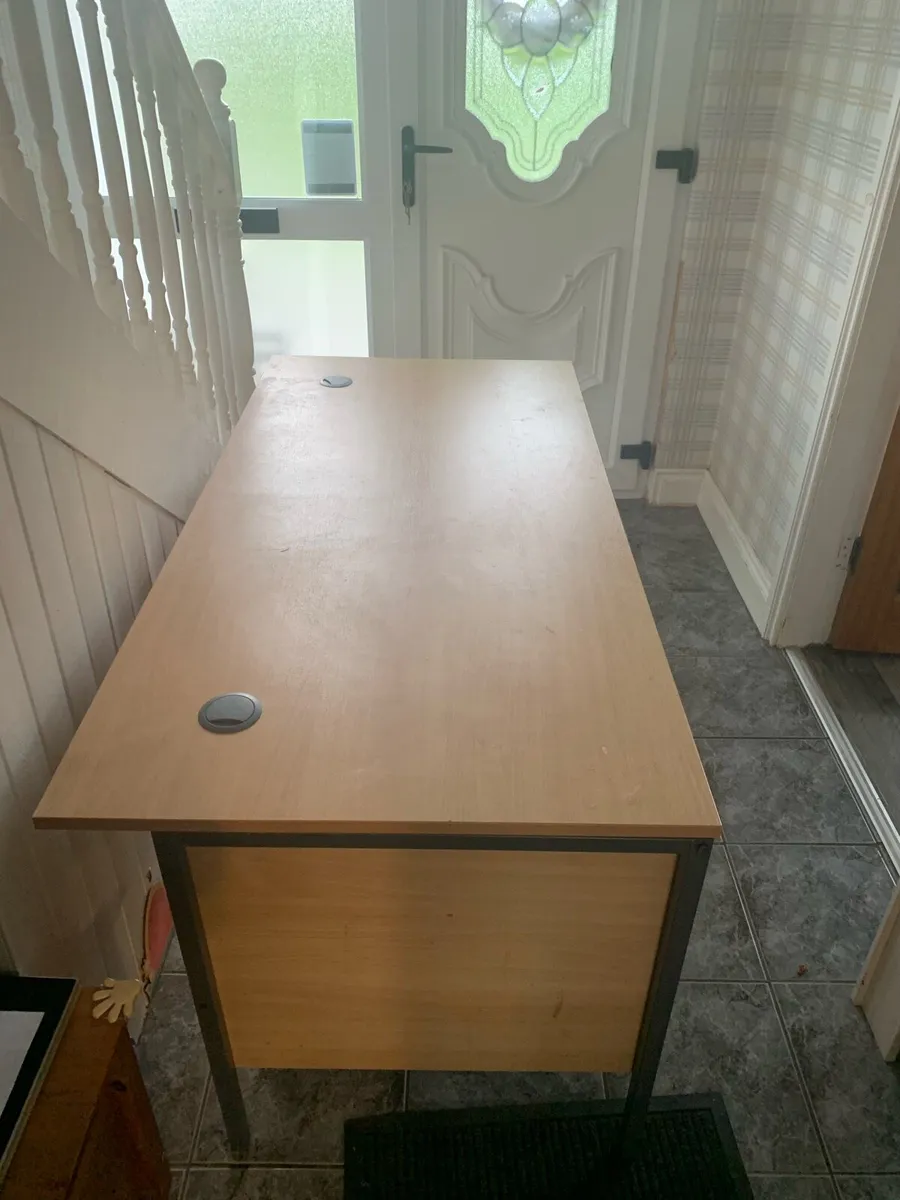 Office desk - Image 4
