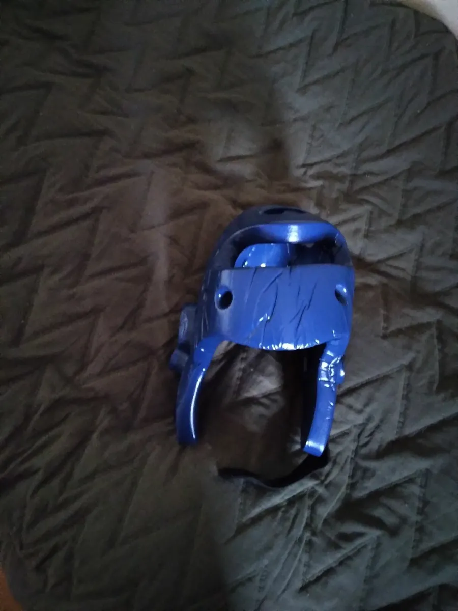 Kids Sparring Gear Set ( Size S)- Great Condition - Image 2