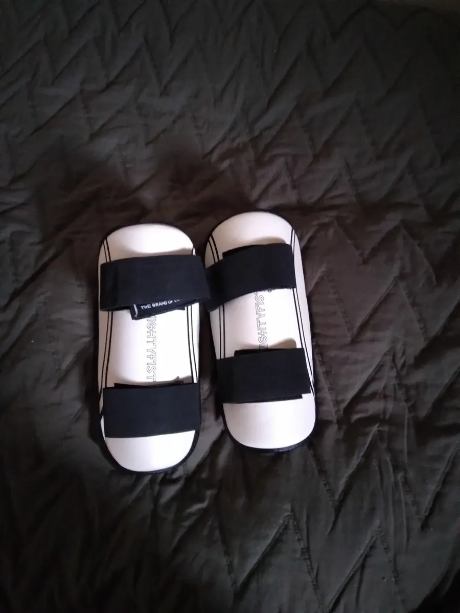 Kids Sparring Gear Set ( Size S)- Great Condition - Image 3