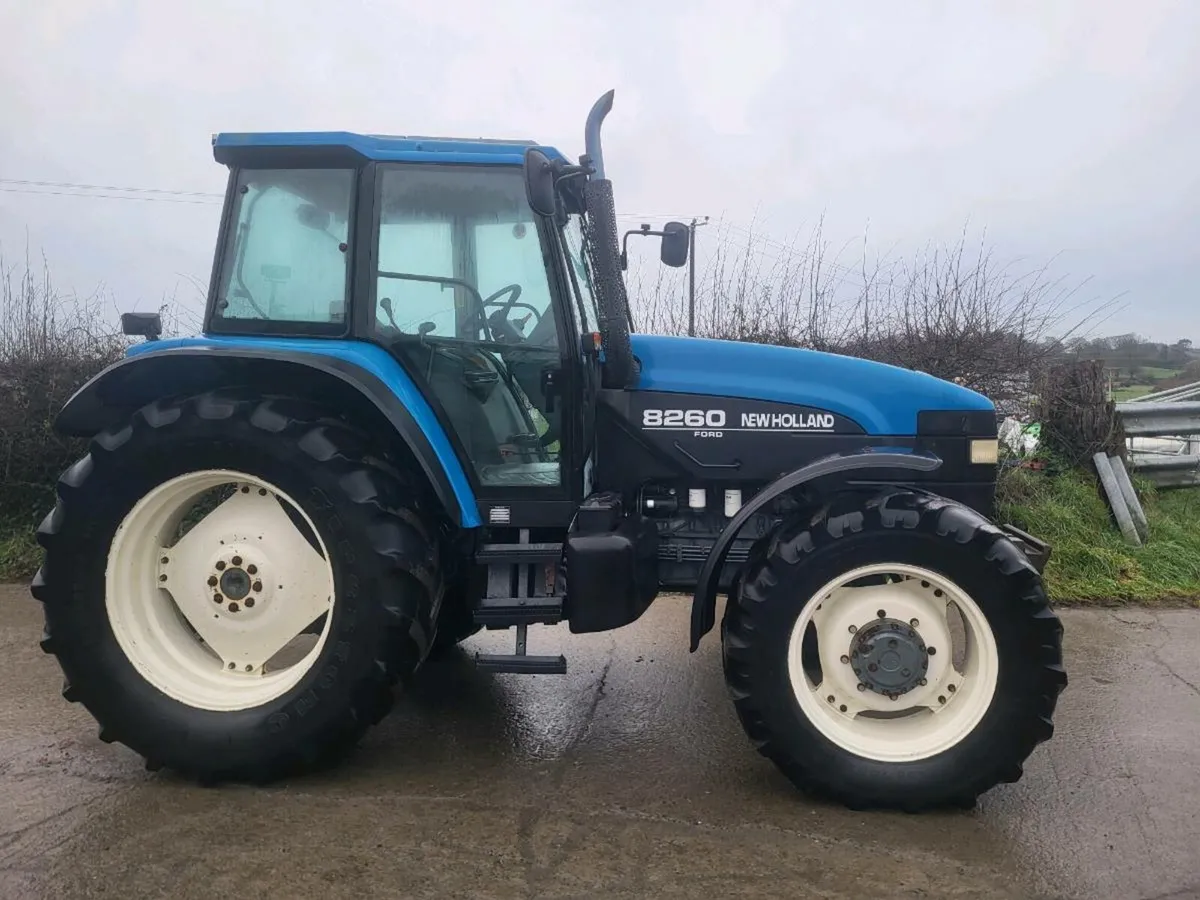 New Holland 8260 - Image 1