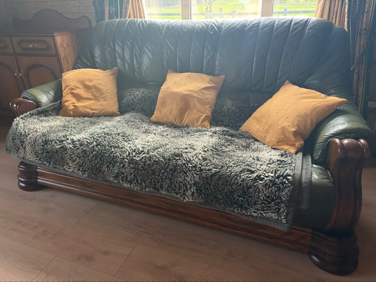 3 +2+1 Leather Suite - Image 3