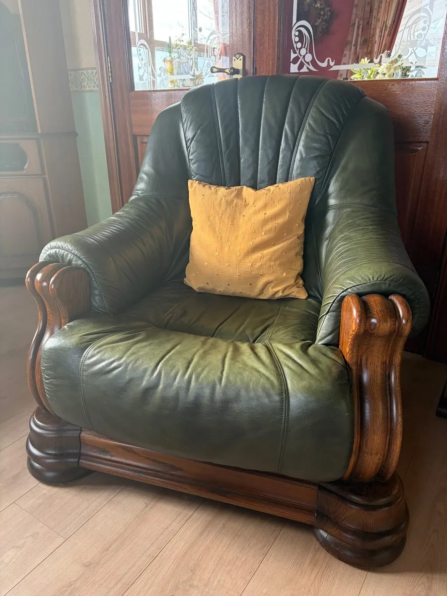 3 +2+1 Leather Suite - Image 4