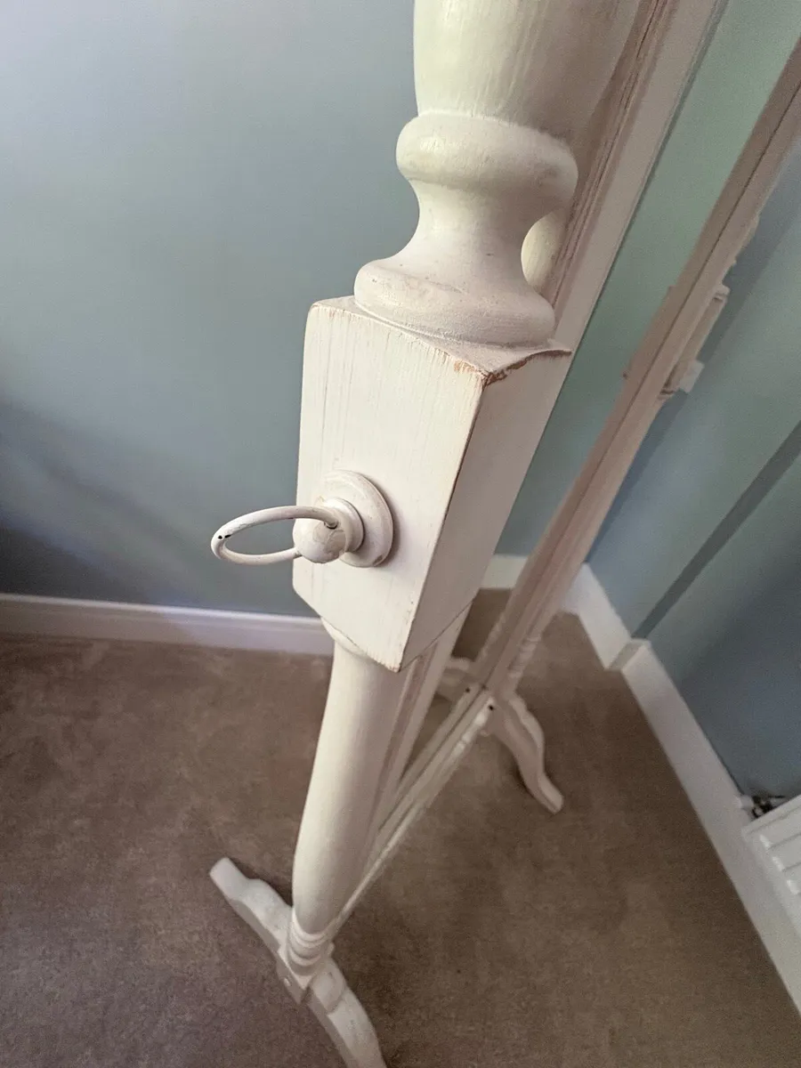 Elegant Freestanding Full-Length Mirror - Image 2