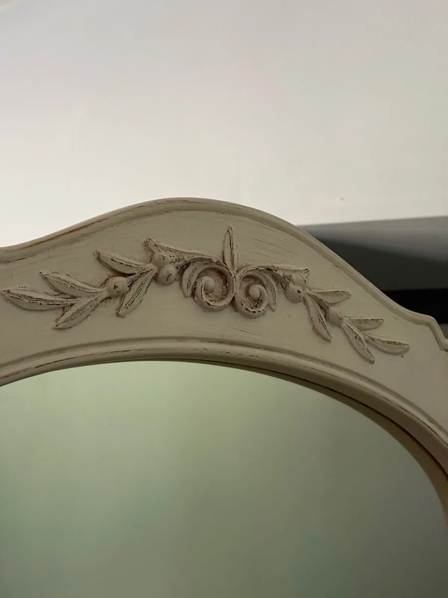 Elegant Freestanding Full-Length Mirror - Image 3