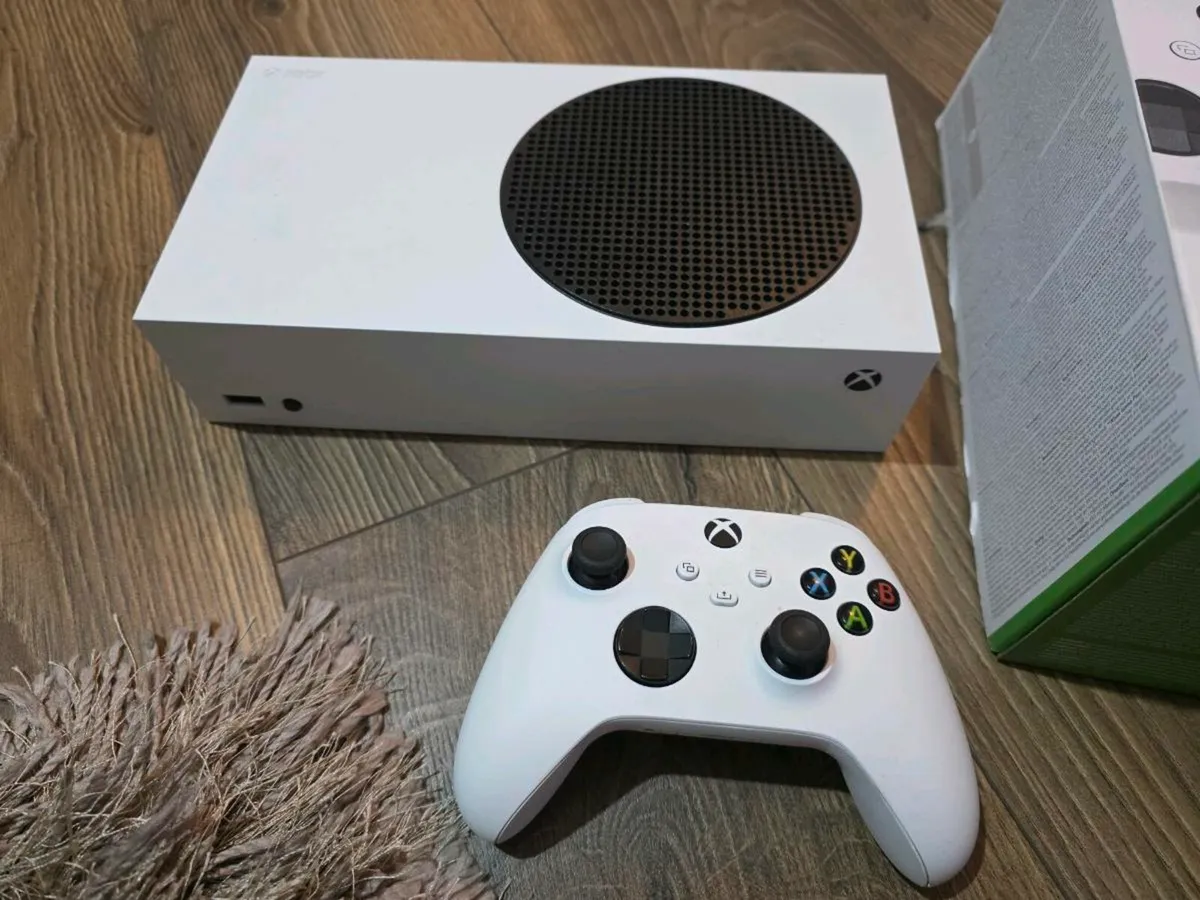 Xbox Series S 512gb, immaculate condition, as new - Image 3