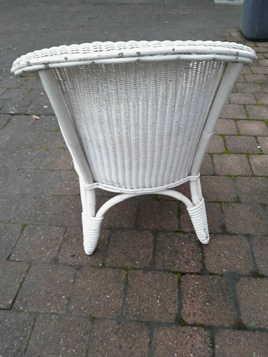 Wicker chair - Image 1