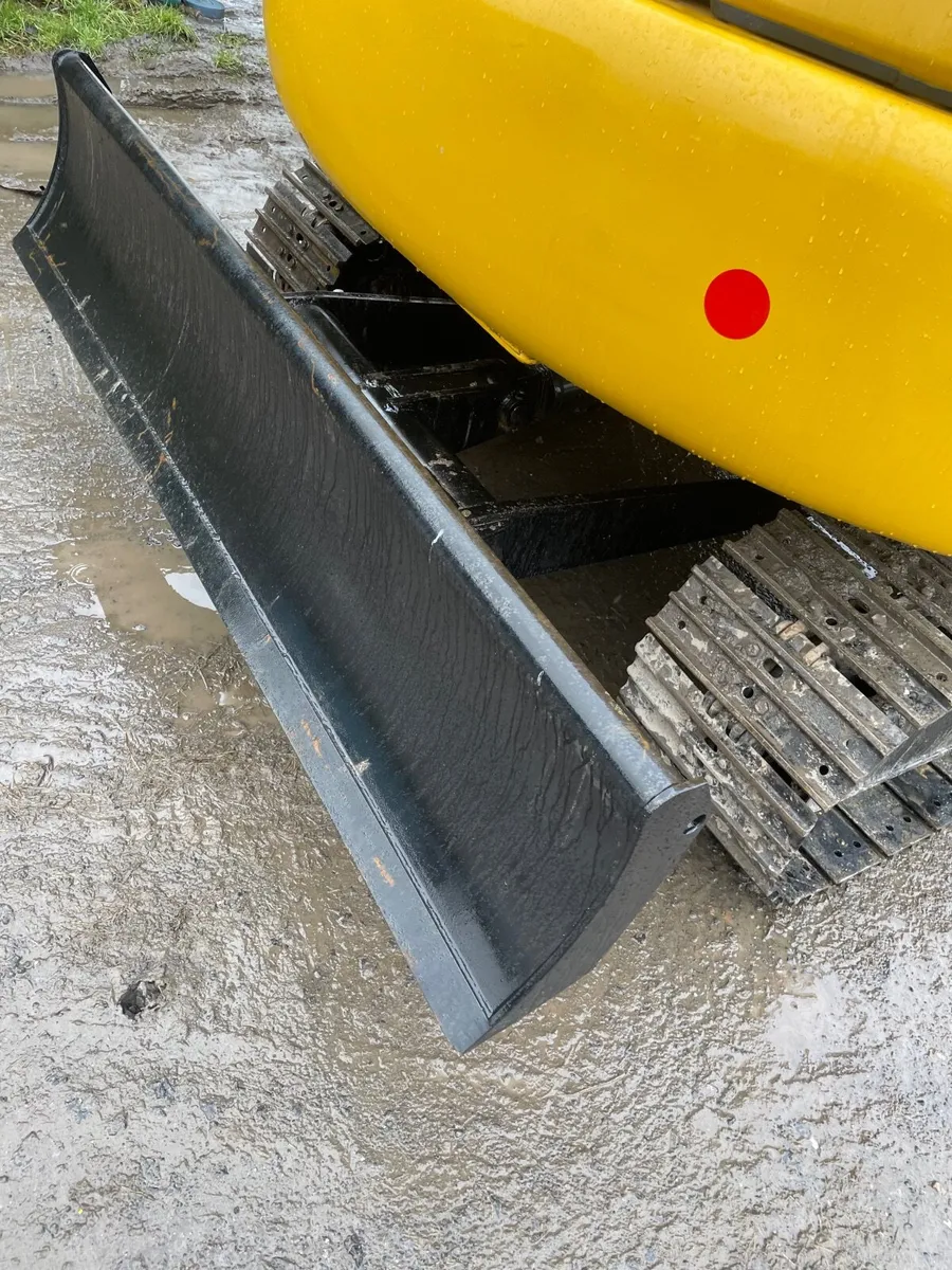 Komatsu Pc70 digger 7 ton - Image 4